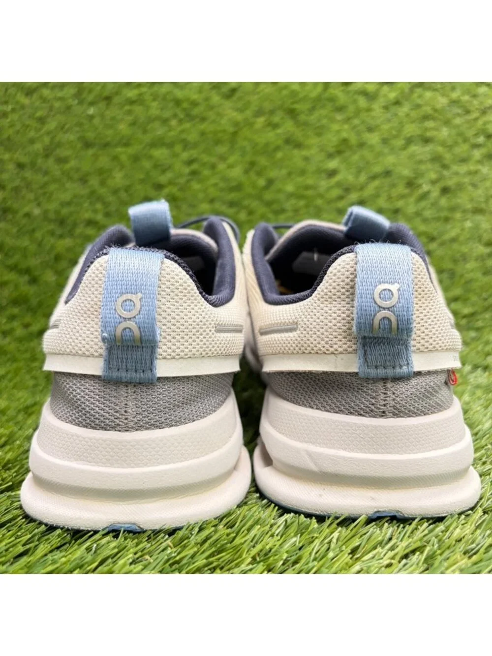 On Cloud Sky GS Boys Size 5Y White Blue Athletic Running Walking Shoes Sneakers